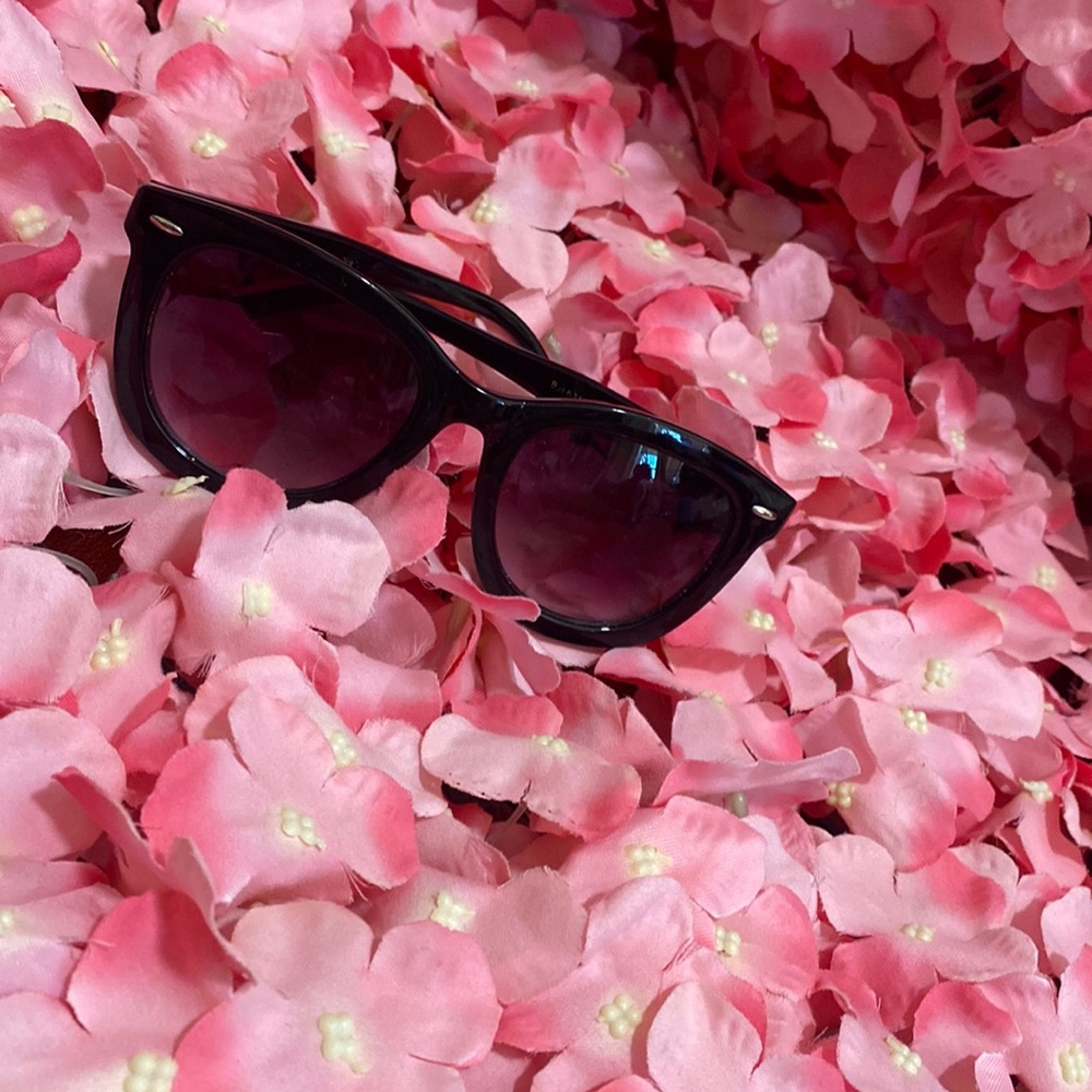 Black sunglasses